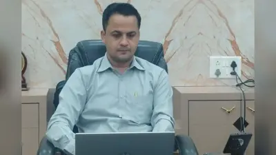 मधुबनी में डीएम ने अधिकारियों को दिया अल्टीमेटम, शिकायतों का समय पर निपटारा करें, विकास कार्यों में न हो देरी